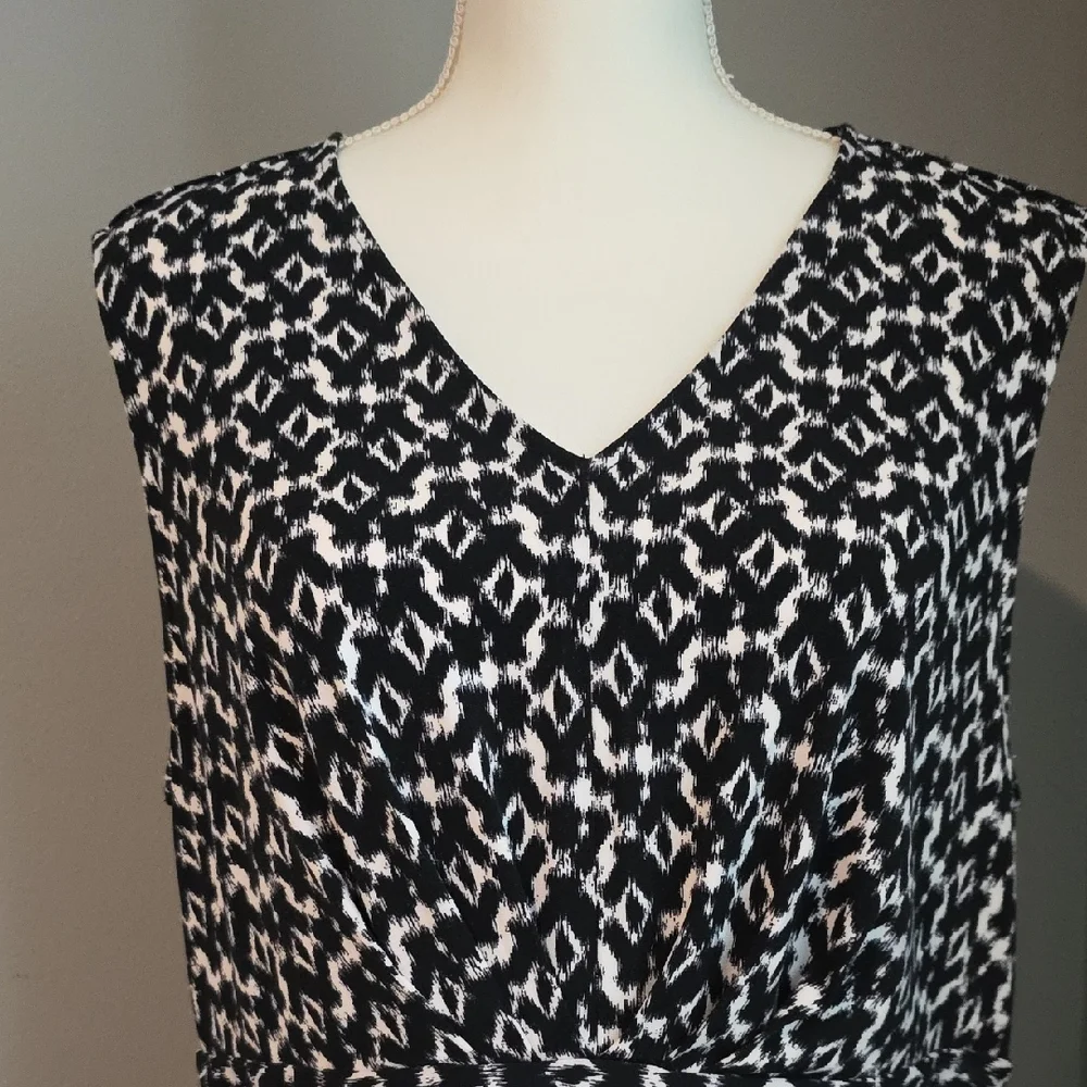 Daisy Fuentes Black and White Sleeveless V-Neck Summer Dress Size XL